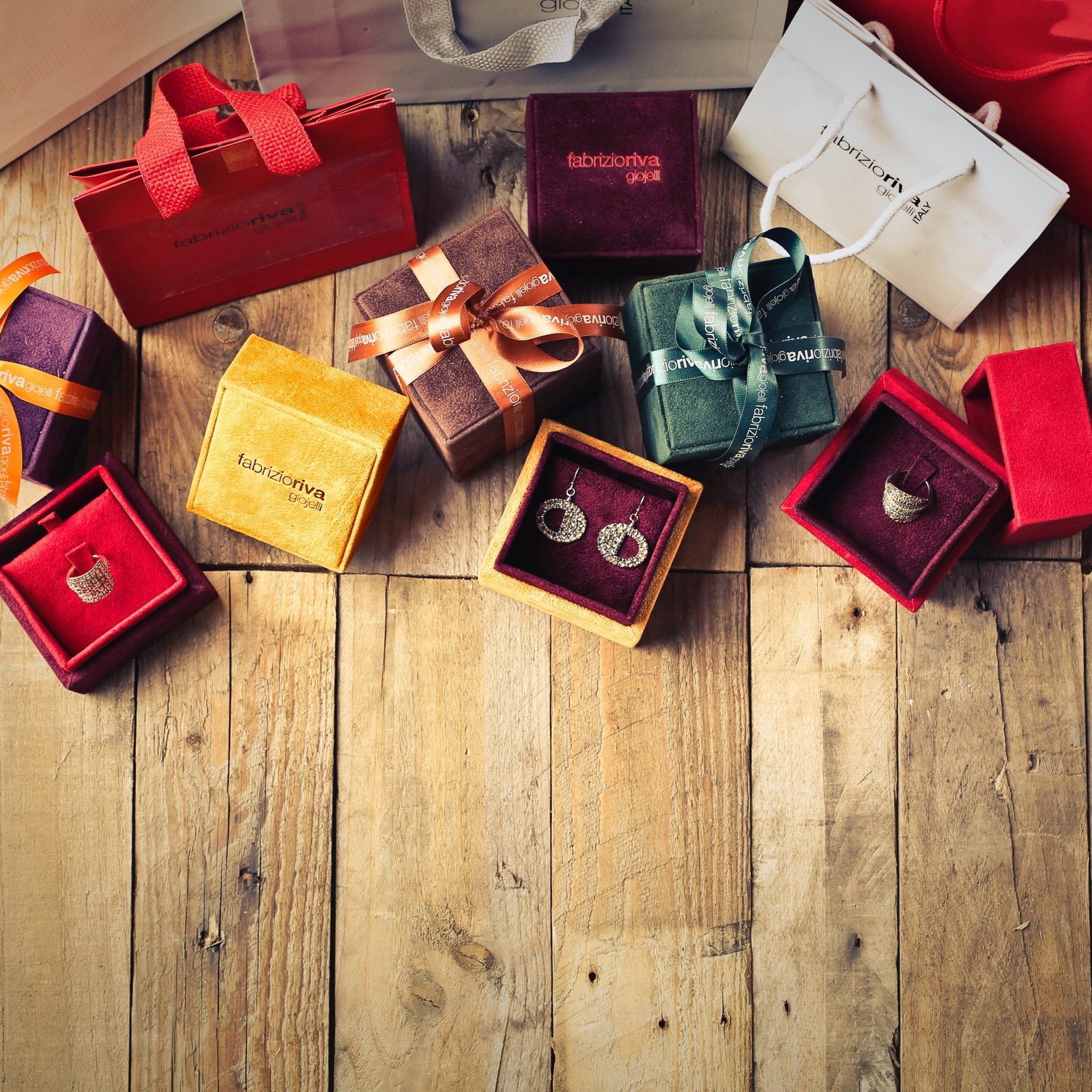 7:30 PM - 8:00 PM: Farewell and Gift Bags